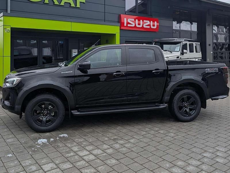 Gebraucht Isuzu D-Max 163 PS (119 kW) 2026 Onyx black Pickup