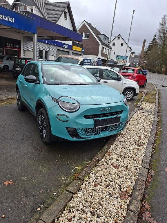 Gebraucht Fiat 600 136 PS (100 kW) 2025 Blau SUV