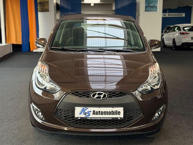 Gebraucht Hyundai ix20 Classic 90 PS (66 kW) 2016 Braun Kleinwagen