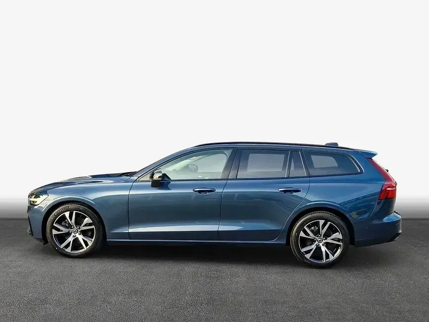 Gebraucht Volvo V60 Plus 197 PS (144 kW) 2025 Blau Kombi