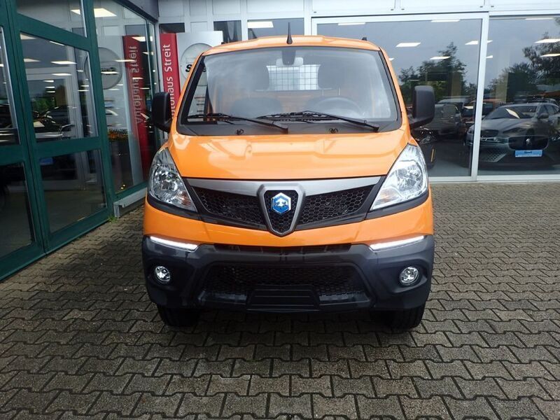 Gebraucht Piaggio Porter 106 PS (77 kW) 2024 Orange Kombi