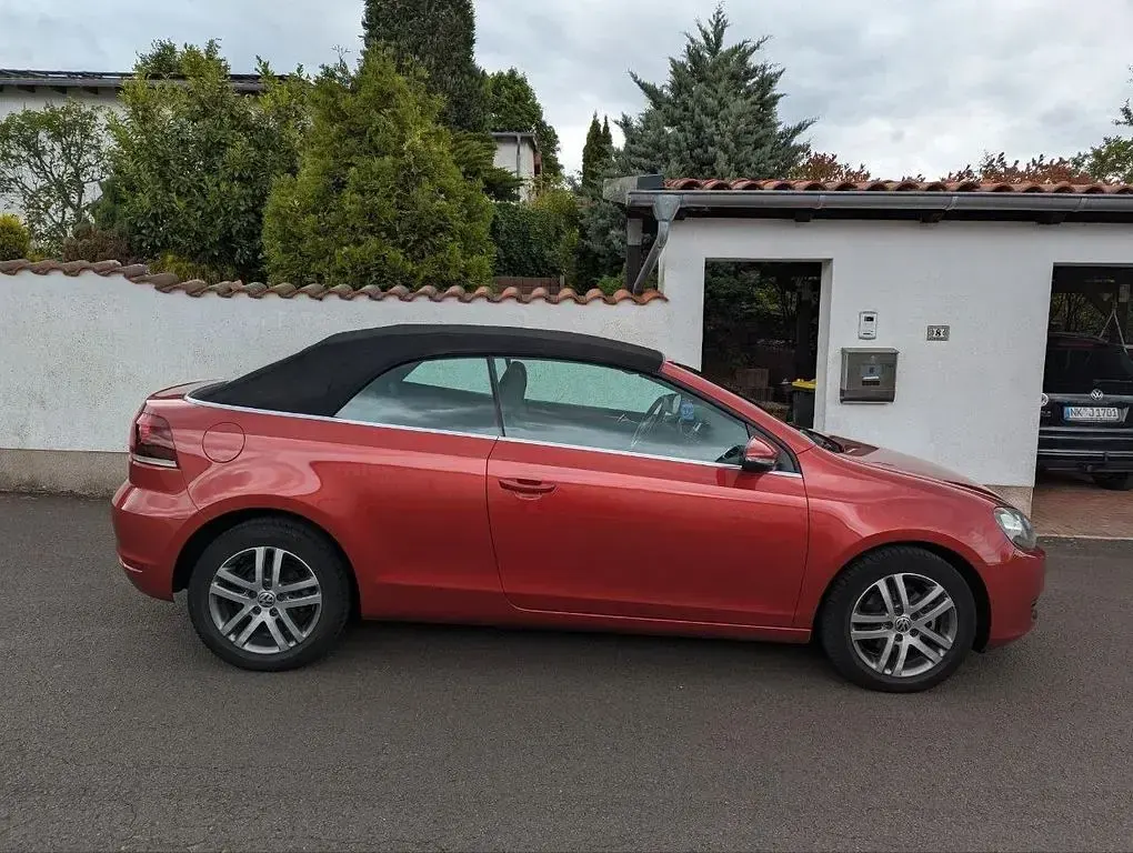 Gebraucht VW Golf Cabriolet 105 PS (77 kW) 2012 Rot Cabrio
