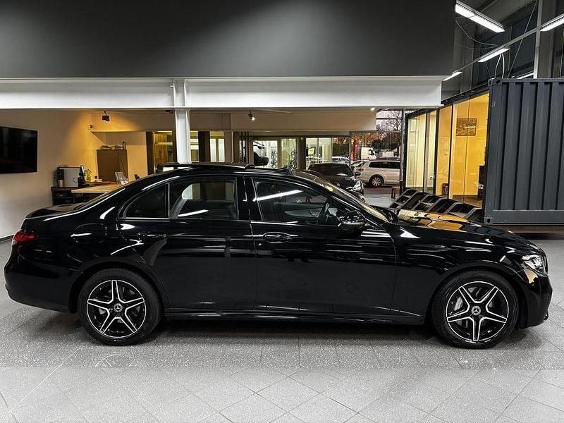 Gebraucht Mercedes E300 AMG 194 PS (142 kW) 2023 Schwarz  unilack Limousine