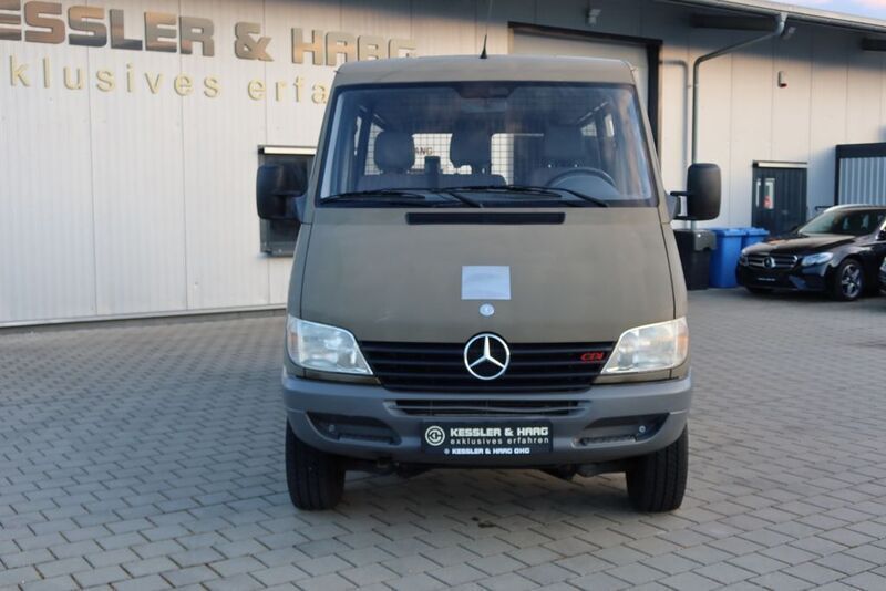 Gebraucht Mercedes Sprinter 129 PS (94 kW) 2001 Gelboliv, matt Van