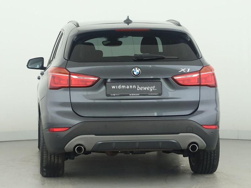 Gebraucht BMW X1 Sport Line 190 PS (139 kW) 2015 Grau metallic SUV