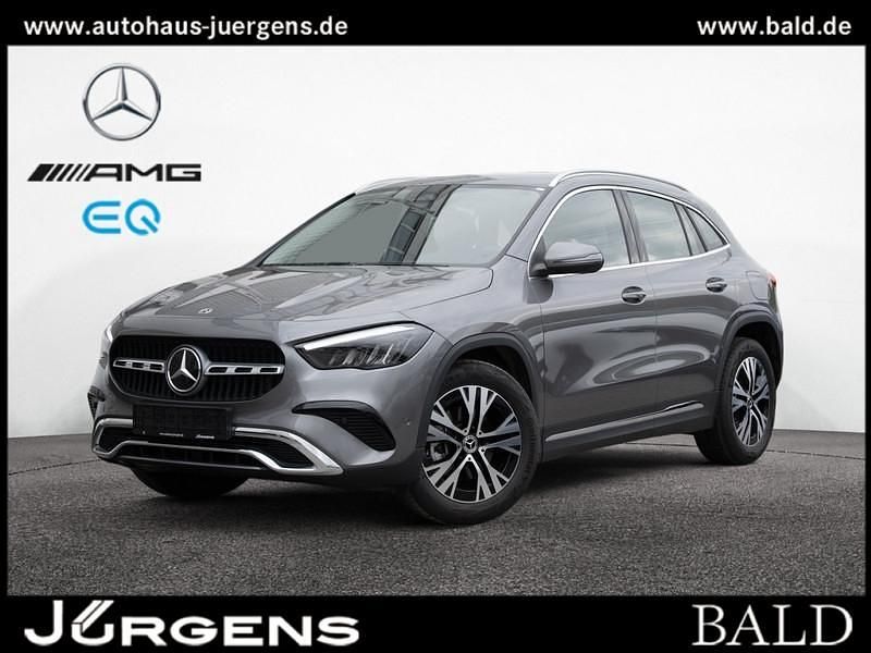 Grau metalliclack mountaingrau Gebraucht 2024 Mercedes GLA180 Progressive SUV | 36.290 € (Fairer Preis) - Bild 1/4