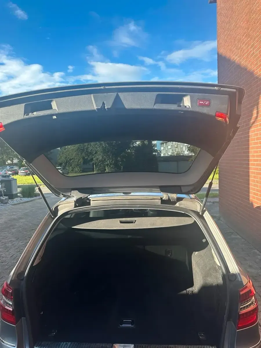Gebraucht Mercedes E250 204 PS (150 kW) 2011 Grau Kombi
