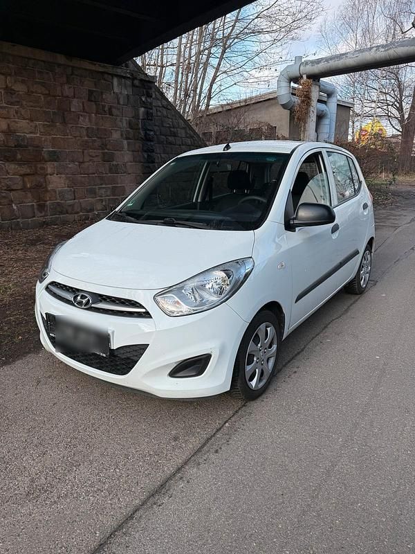 Weiß Gebraucht 2012 Hyundai i10 Kleinwagen | 2.950 € (Fairer Preis) - Bild 1/4