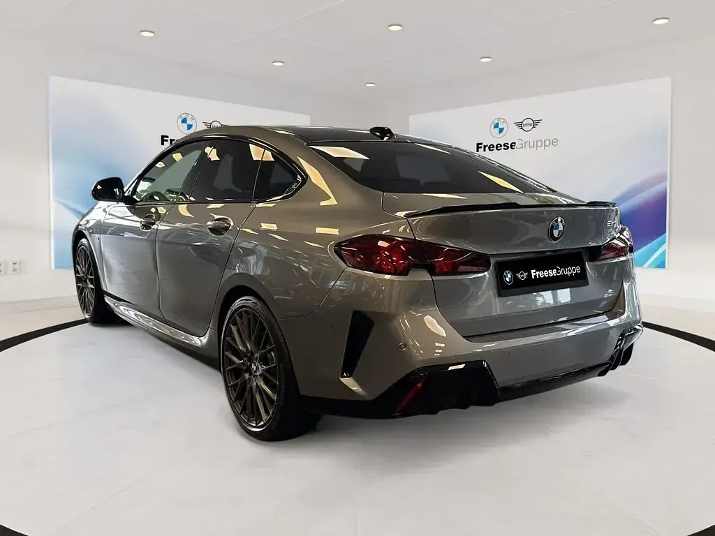 Używany BMW 220 Performance 170 KM (125 kW) 2025 Srebrny Coupe