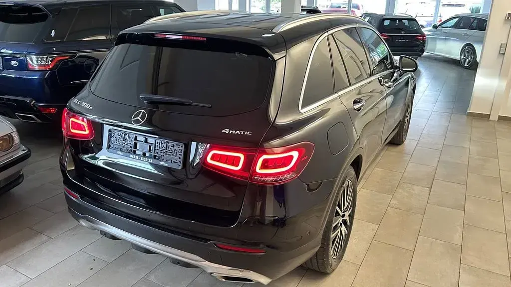Gebraucht Mercedes GLC300 211 PS (155 kW) 2021 Schwarz SUV