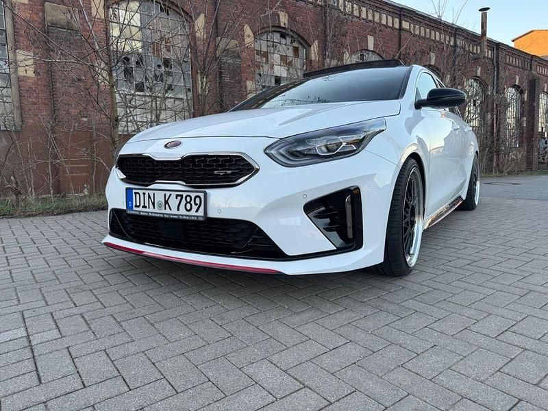 Gebraucht Kia ProCeed GT GT 204 PS (150 kW) 2019 Weiß Kleinwagen
