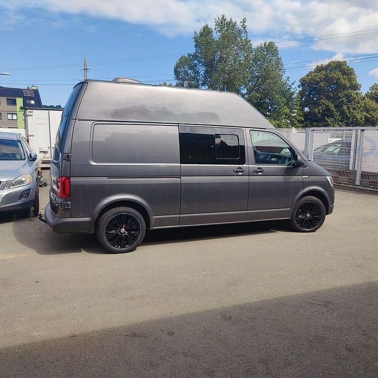 Gebraucht VW Transporter 204 PS (150 kW) 2018 Grau Van