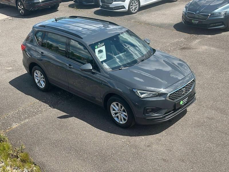 Delfin grau metallic Gebraucht 2022 Seat Tarraco Style SUV | 22.900 € (Etwas zu teuer) - Bild 1/4