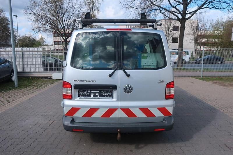 Second-hand VW Transporter 140 CP (102 kW) 2010 Argintiu Van