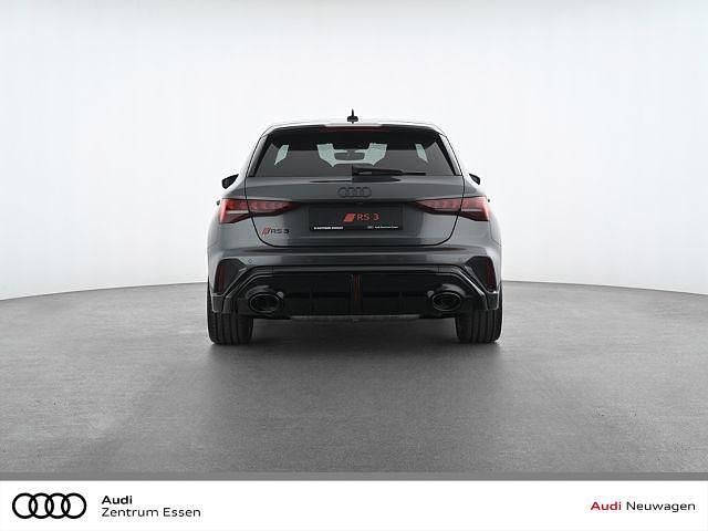 Gebraucht Audi RS3 Sport 400 PS (294 kW) 2026 Grau Limousine