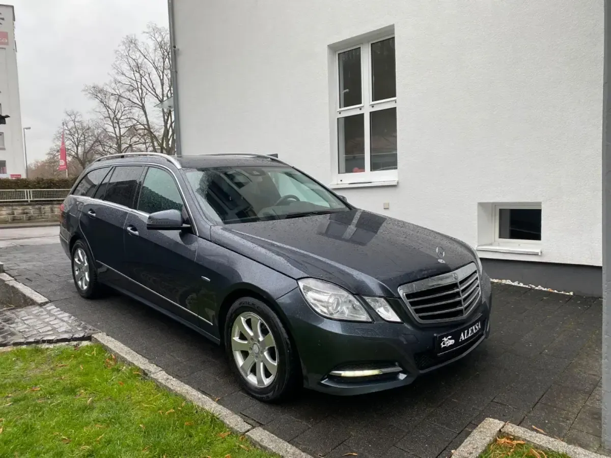 Used Mercedes E300 Avantgarde 231 HP (169 kW) 2011 Estate