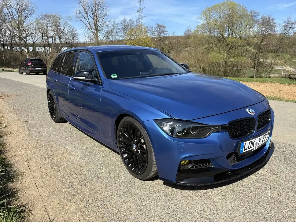 Gebraucht BMW 330 M Sport 258 PS (189 kW) 2015 Blau Kombi