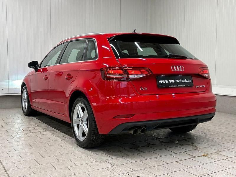Gebraucht Audi A3 Comfort 150 PS (110 kW) 2019 Rot Limousine