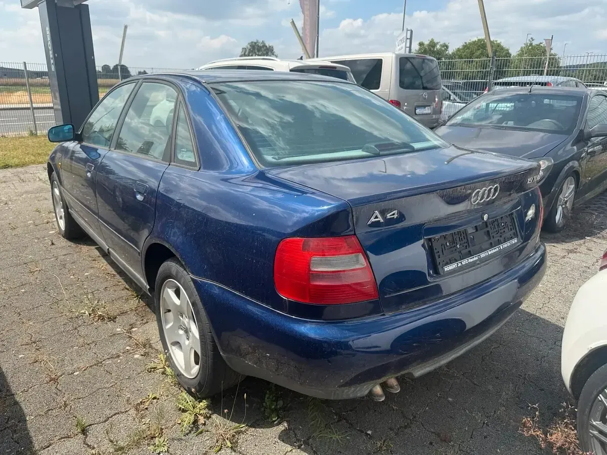 Gebraucht Audi A4 S-Line 110 PS (80 kW) 1998 Blau Limousine