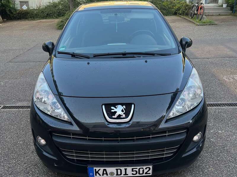 Schwarz Gebraucht 2012 Peugeot 207 Forever Limousine | 2.700 € (Fairer Preis) - Bild 1/4