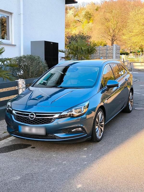 Gebraucht Opel Astra 136 PS (100 kW) 2016 Blau Kombi