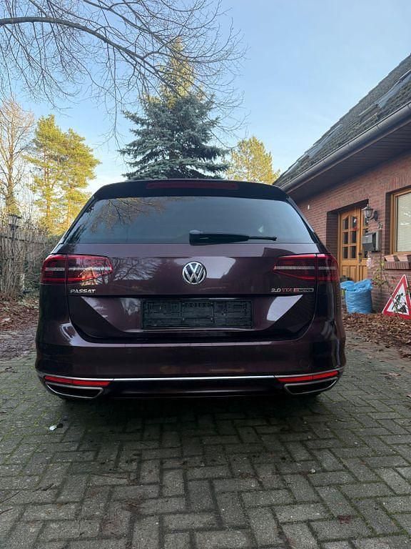 Gebraucht VW Passat Highline 239 PS (175 kW) 2017 Rot Kombi