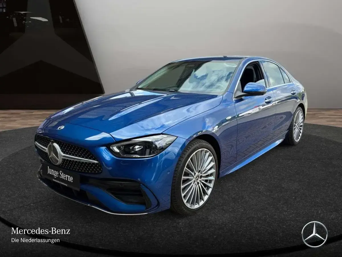 Gebraucht Mercedes C300e AMG 204 PS (150 kW) 2025 Blau Limousine