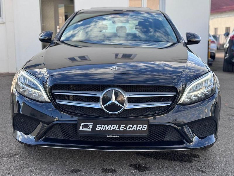 Schwarz Gebraucht 2021 Mercedes C180 Avantgarde Limousine | 22.900 € (Superpreis) - Bild 1/4