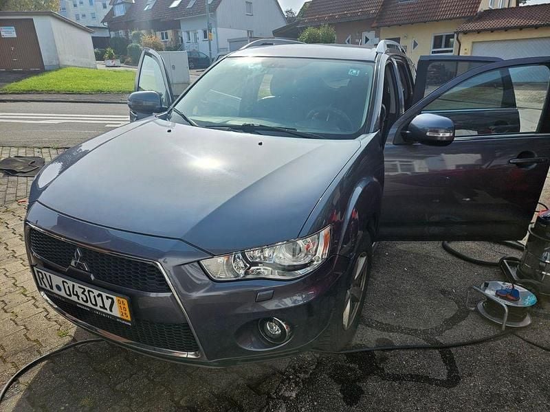 Gebraucht Mitsubishi Outlander 156 PS (114 kW) 2010 Grau SUV