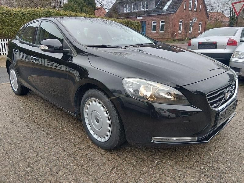 Gebraucht Volvo V40 Kinetic 120 PS (88 kW) 2014 Schwarz Limousine