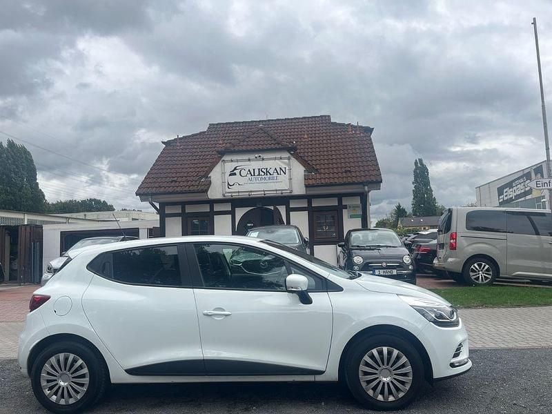 Weiß Gebraucht 2019 Renault Clio IV LIMITED Limousine | 8.990 € (Guter Preis) - Bild 1/4
