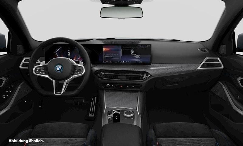 Gebraucht BMW 330e Performance 292 PS (214 kW) 2025 Grau Kombi