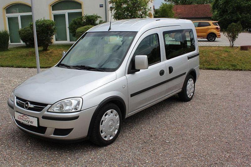 Usata Opel Combo Edition 90 CV (66 kW) 2007 Argento Monovolume