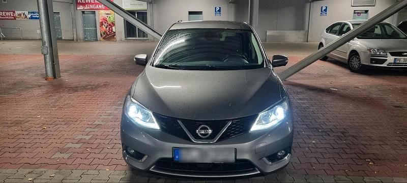 Grau Gebraucht 2015 Nissan Pulsar Tekna Limousine | 8.800 € (Fairer Preis) - Bild 1/4