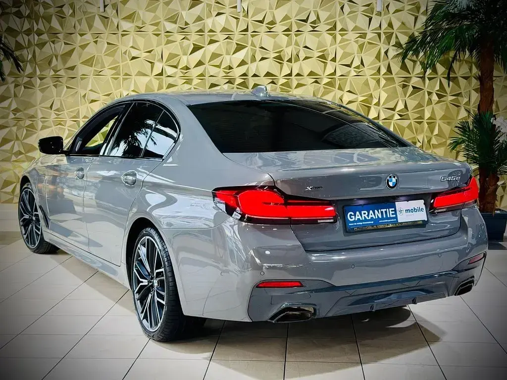 Gebraucht BMW 545e M Sport 286 PS (210 kW) 2021 Grau Limousine