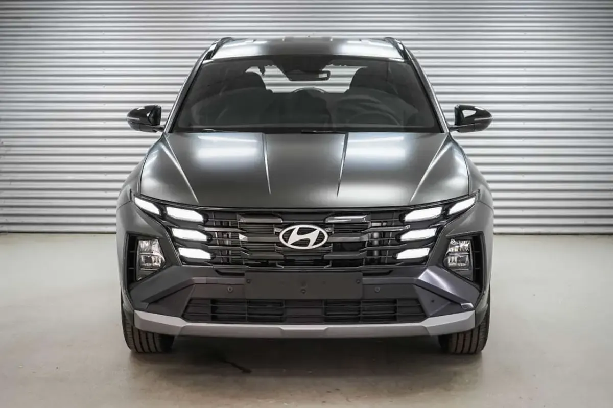 Neu Hyundai Tucson Blackline 238 PS (175 kW) 2026 Pine green matt metallic () SUV