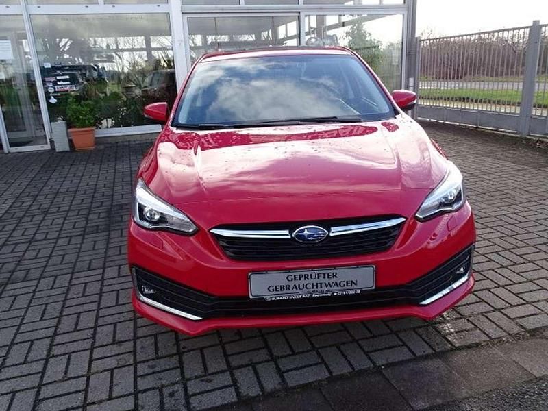 Rot (metallic) Gebraucht 2024 Subaru Impreza Platinum Limousine | 26.950 € - Bild 1/4