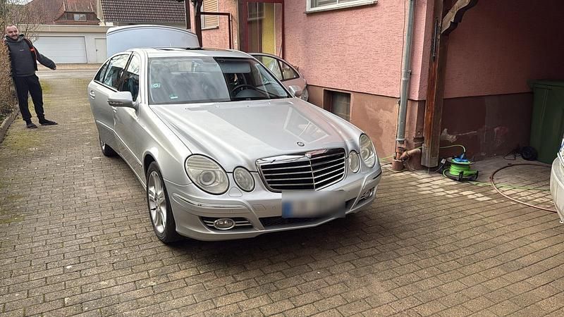 Gebraucht Mercedes E280 231 PS (169 kW) 2008 Grau Limousine