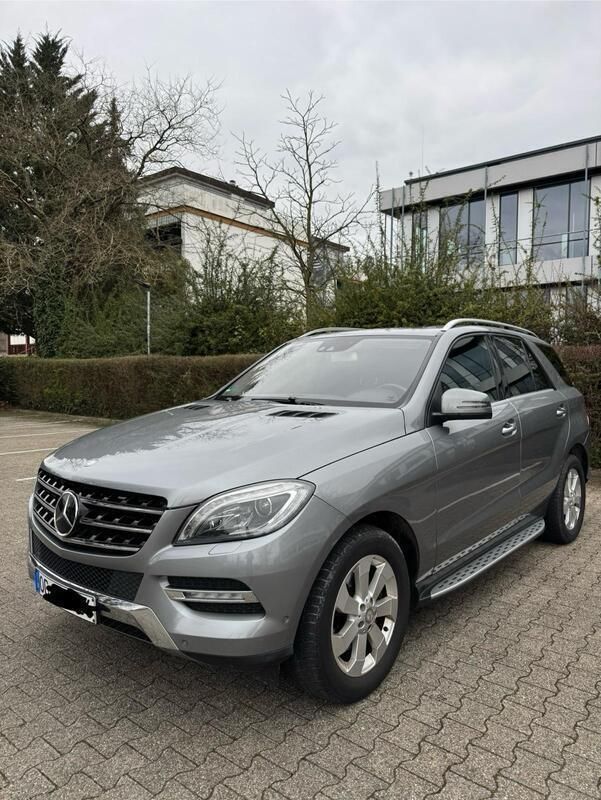 Grau Gebraucht 2012 Mercedes ML250 SUV | 15.700 € (Superpreis) - Bild 1/4