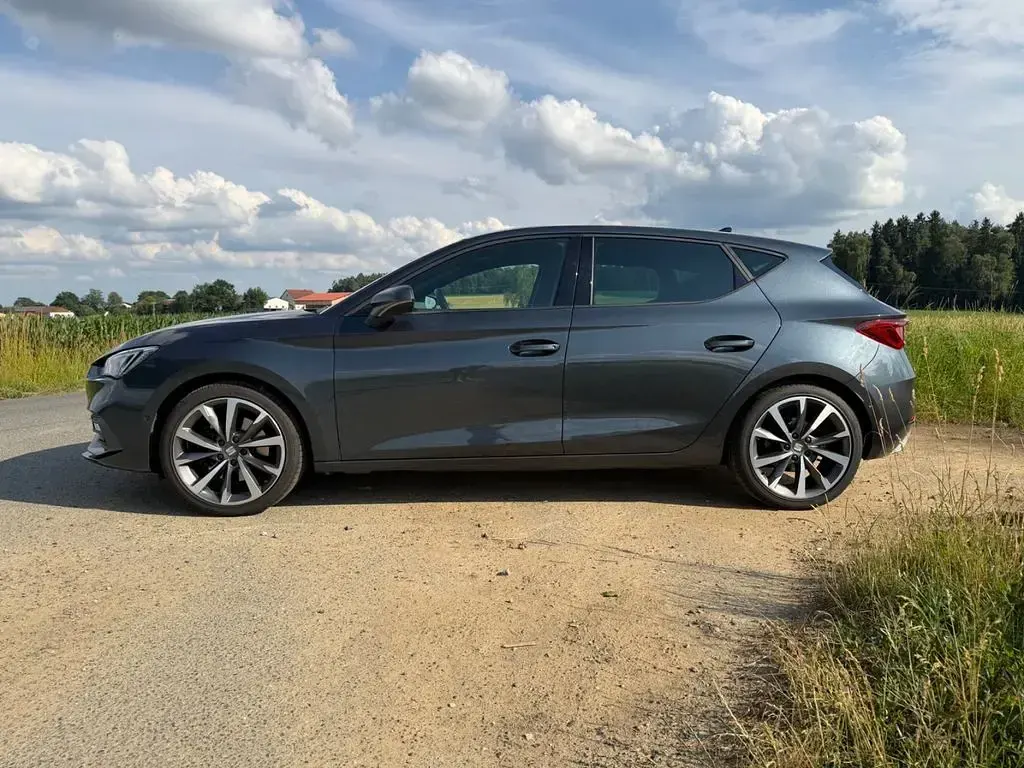 Gebraucht Seat Leon FR-Line 150 PS (110 kW) 2020 Grau Limousine