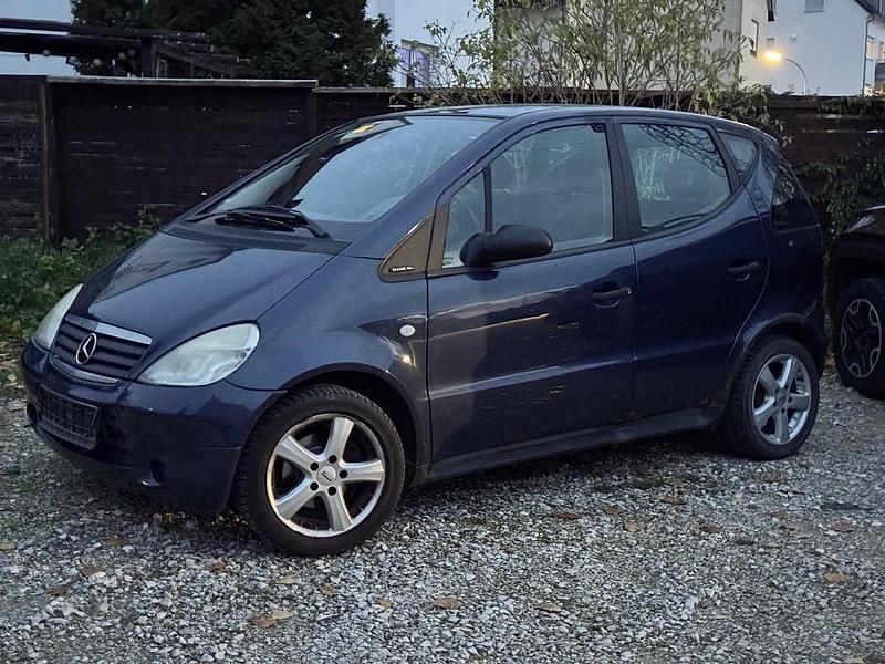Blau Gebraucht 2000 Mercedes A140 Kleinwagen | 330 € - Bild 1/4