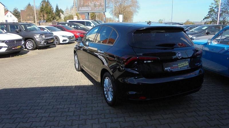 Gebraucht Fiat Tipo Life 101 PS (74 kW) 2021 Schwarz Limousine