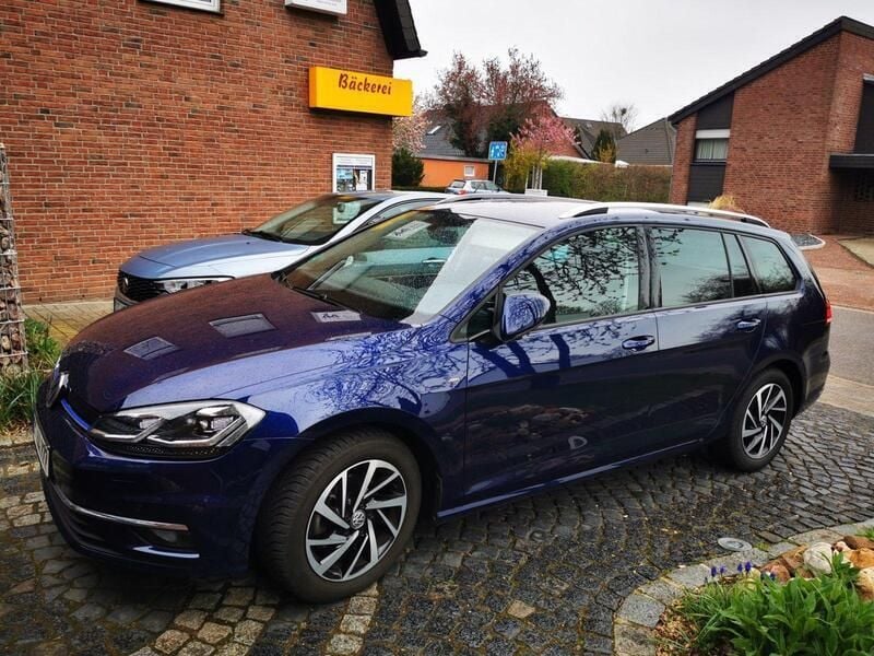 Blau Gebraucht 2018 VW Golf VII Join Kombi | 17.300 € (Fairer Preis) - Bild 1/4