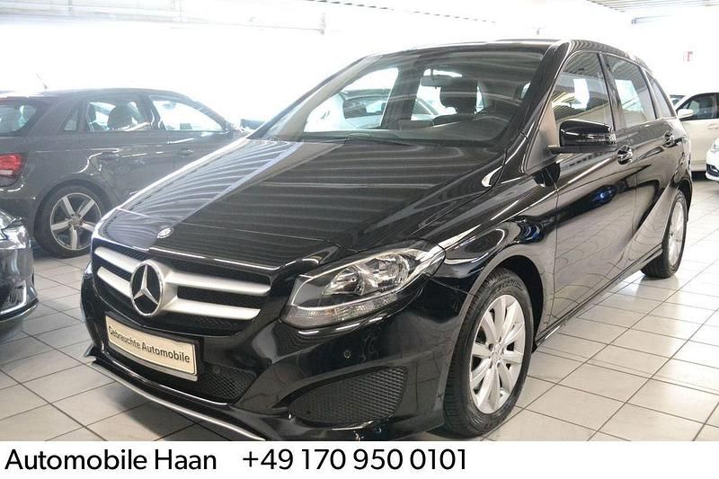 Schwarz Gebraucht 2016 Mercedes B200 Van / Kleinbus | 10.500 € (Guter Preis) - Bild 1/4