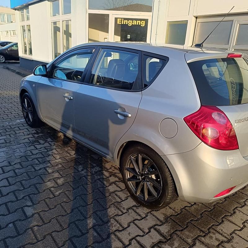 Gebraucht Kia Ceed 2008 Grau Kleinwagen