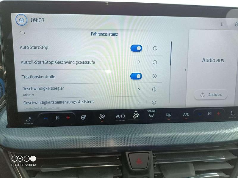 Neu Ford Kuga ST-Line 152 PS (111 kW) 2025 Bursting green metallic SUV