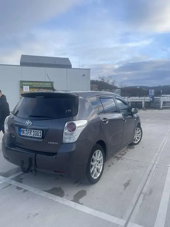 Gebraucht Toyota Verso Multidrive S 147 PS (108 kW) 2009 Van / Kleinbus