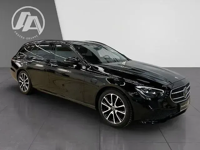 Gebraucht Mercedes E220 Avantgarde 200 PS (147 kW) 2024 Schwarz Kombi