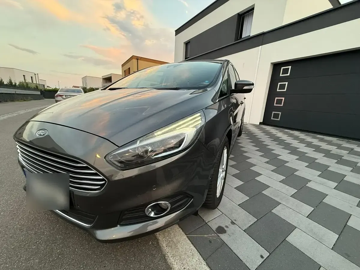 Gebraucht Ford S-MAX S 150 PS (110 kW) 2017 Grau Van / Kleinbus