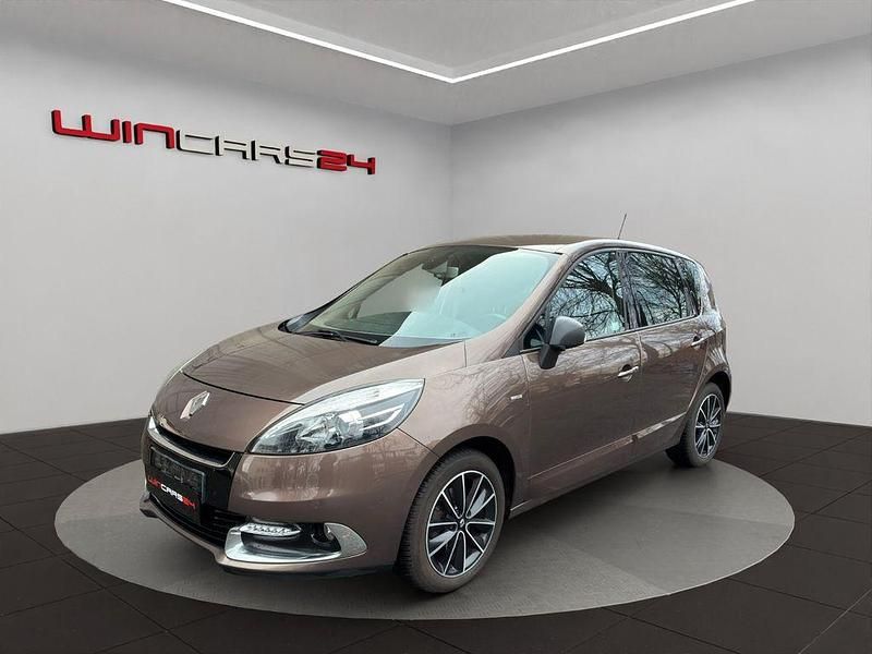 Braun Gebraucht 2013 Renault Scénic III Bose Edition Van / Kleinbus | 6.399 € (Fairer Preis) - Bild 1/4